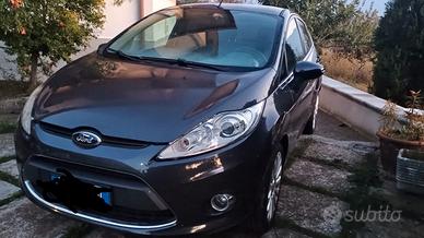 FORD FIESTA 1.2 82 CV TITANIUM.