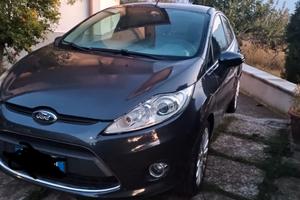 FORD FIESTA 1.2 82 CV TITANIUM.