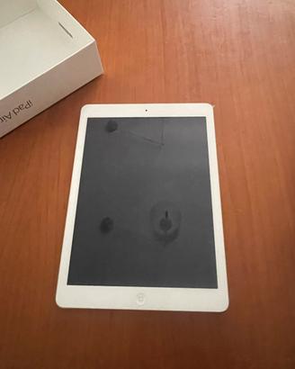 iPad Air (1ª Generazione) – 16GB – Wi-Fi – Argento