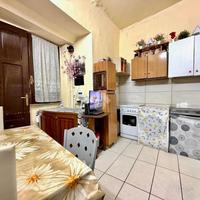 2 LOCALI A NAPOLI
