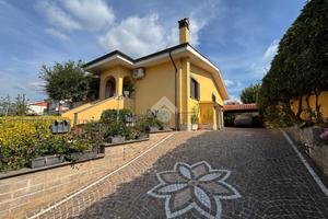 VILLA SINGOLA A GENZANO DI ROMA