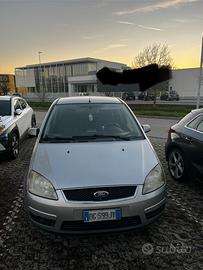 Auto affidabile con 332.000 km