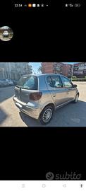  Toyota Yaris anno 2004 turbo diesel 