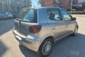  Toyota Yaris anno 2004 turbo diesel 