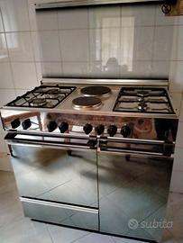cucina a gas forno elettrico angolo cottura