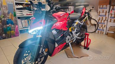 Ducati streetfighter v2 super