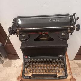 Antica Macchina da scrivere Olivetti M40 
