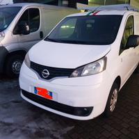 Nissan nv 200