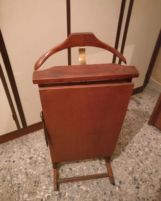 Appendiabiti servo muto omo morto