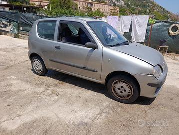FIAT 600