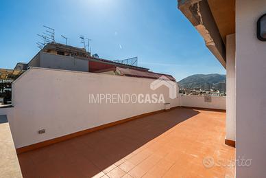 Attico con Vista Panoramica 4 Vani 95 mq +Terrazza