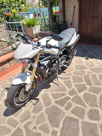 Triumph street triple 2009