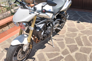 Triumph street triple 2009