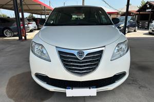 Lancia Ypsilon 1.2*8V*GOLD*PDC*MP3*CITY*NEOPATENTA