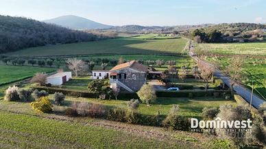 Rustico / Casale di 158 m² con 3 locali e box auto