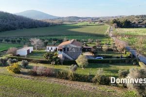 Rustico / Casale di 158 m² con 3 locali e box auto