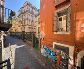 2 LOCALI A NAPOLI