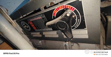 saldatrice su carrello artigianale