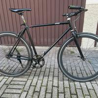 Bicicletta scatto fisso