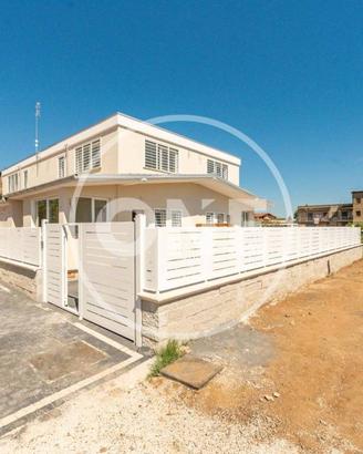 Villa di 100 m² con 4 locali a Roma