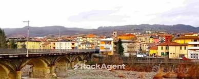 BORGO VAL DI TARO - LOTTO EDIFICABILE CON VISTA