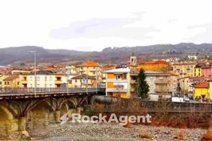 BORGO VAL DI TARO - LOTTO EDIFICABILE CON VISTA