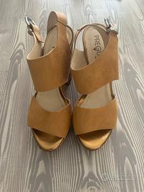 Sandalo in pelle con zeppa taglia 37