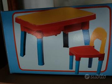 Tavolino multiuso con vaschette e sedia inclusa