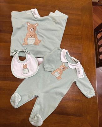 Set per neonato con copertina, tutina e bavaglino.