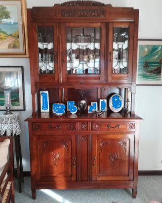 Credenza antica.