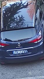 RENAULT SCENIC PRATICAMENTE NUOVA