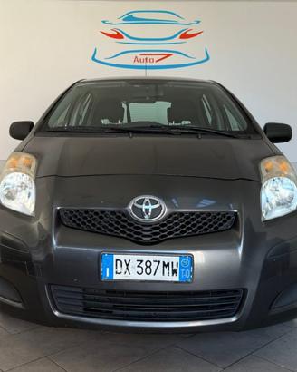 TOYOTA Yaris 1.0 5 porte Luxury pack