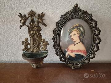 Acquasantiera e miniatura di dama