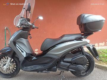 Beverly 300
