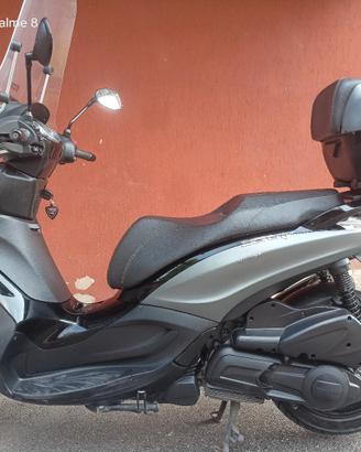 Beverly 300