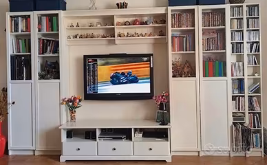 MOBILE TV CON LIBRERIE BILLY E LIATORP
