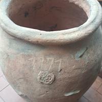 antico orcio toscano in terracotta