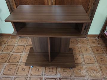Mobiletto multiuso in legno con ruote