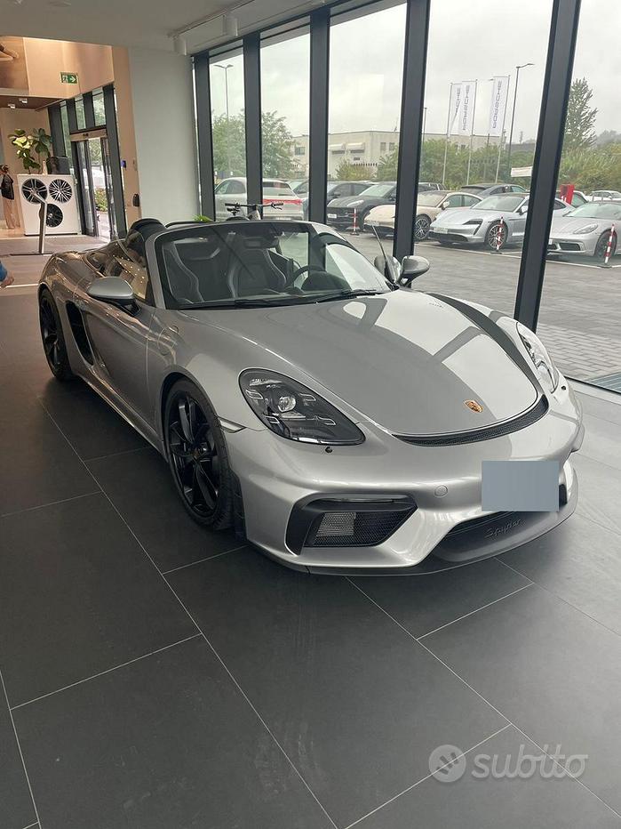PORSCHE 718