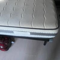 Rete singola con materasso