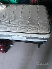 Rete singola con materasso