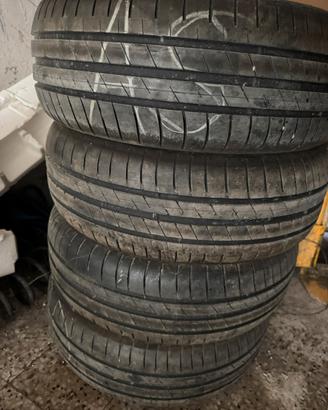 4 pneumatici estivi 180/60 R14 + uno