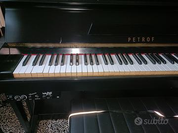 PIANOFORTE PETROF VERTICALE CON SISTEMA SILENT