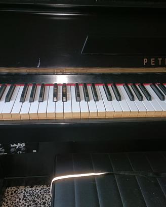 PIANOFORTE PETROF VERTICALE CON SISTEMA SILENT