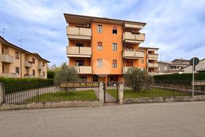 4 LOCALI A ZEVIO