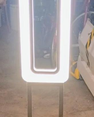 lampada piantana a led