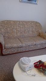 Divano 3 posti e 2 poltrone