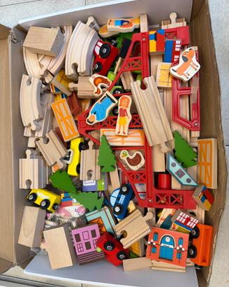 Trenino in legno 150 pezzi (completo)