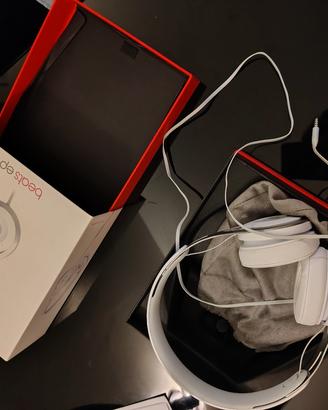 Beats Ep con cavo e scatola, usate 3 volte