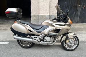 HONDA DEAUVILLE 650